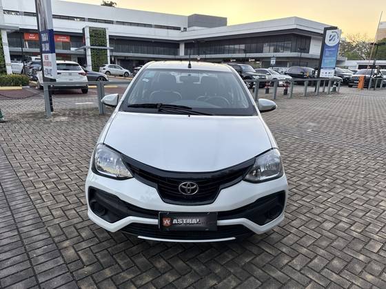 TOYOTA ETIOS 1.5 X PLUS 16V FLEX 4P AUTOMÁTICO TOYOTA ETIOS 1.5 X PLUS 16V FLEX 4P AUTOMÁTICO